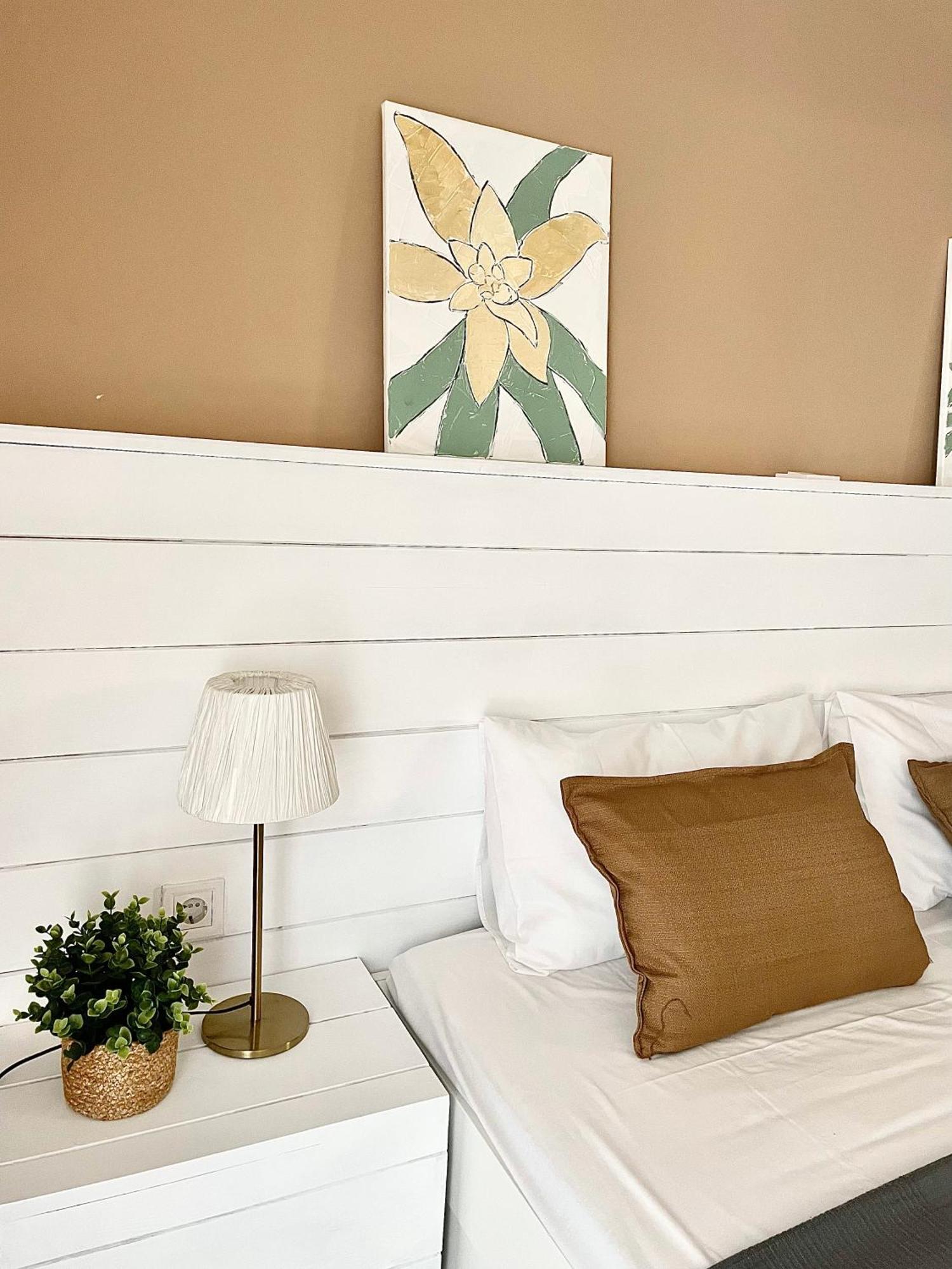 Comfy And Spacious Two Bedroom Apartment With Balcony Athen Exterior foto