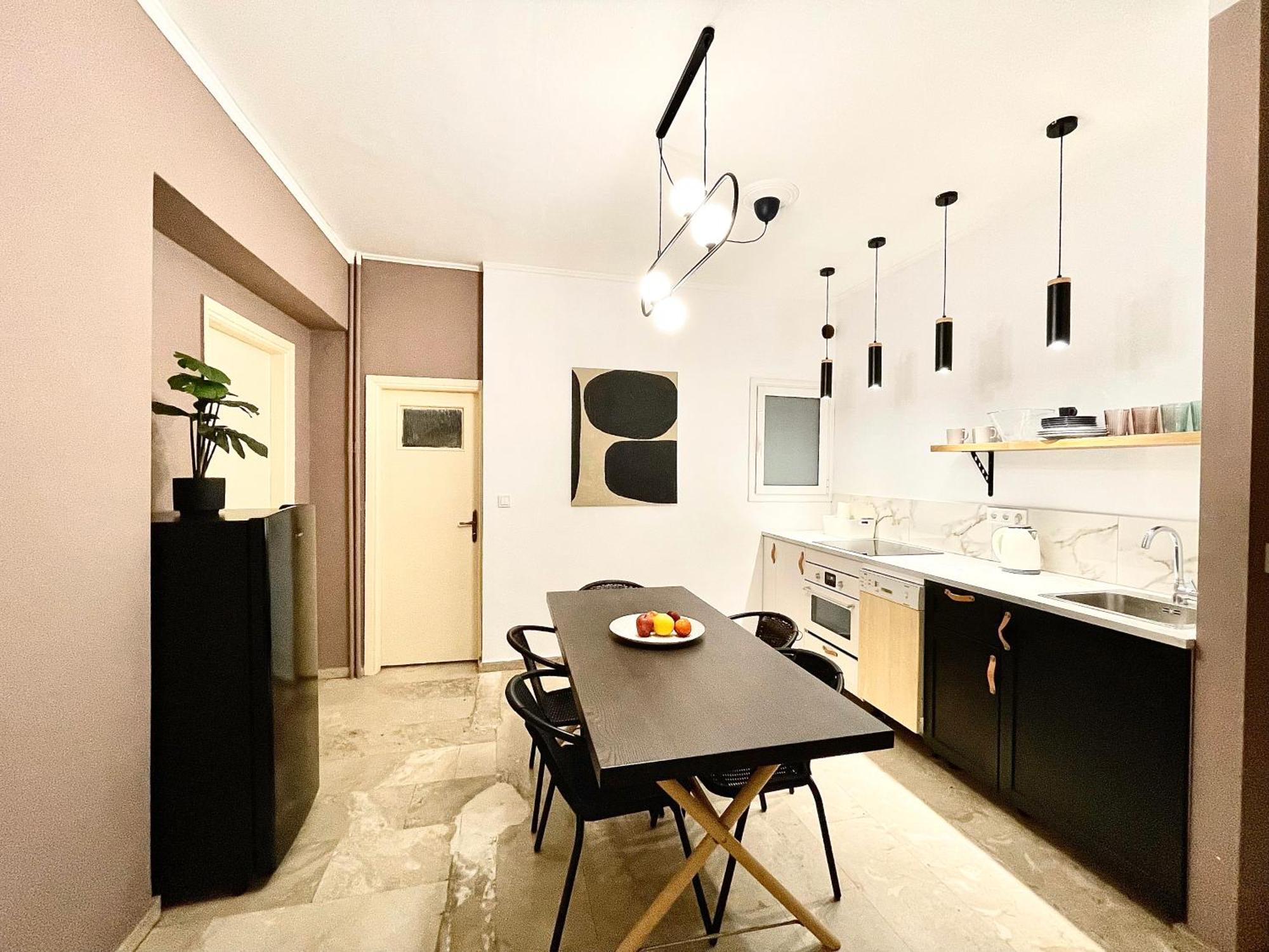 Comfy And Spacious Two Bedroom Apartment With Balcony Athen Exterior foto